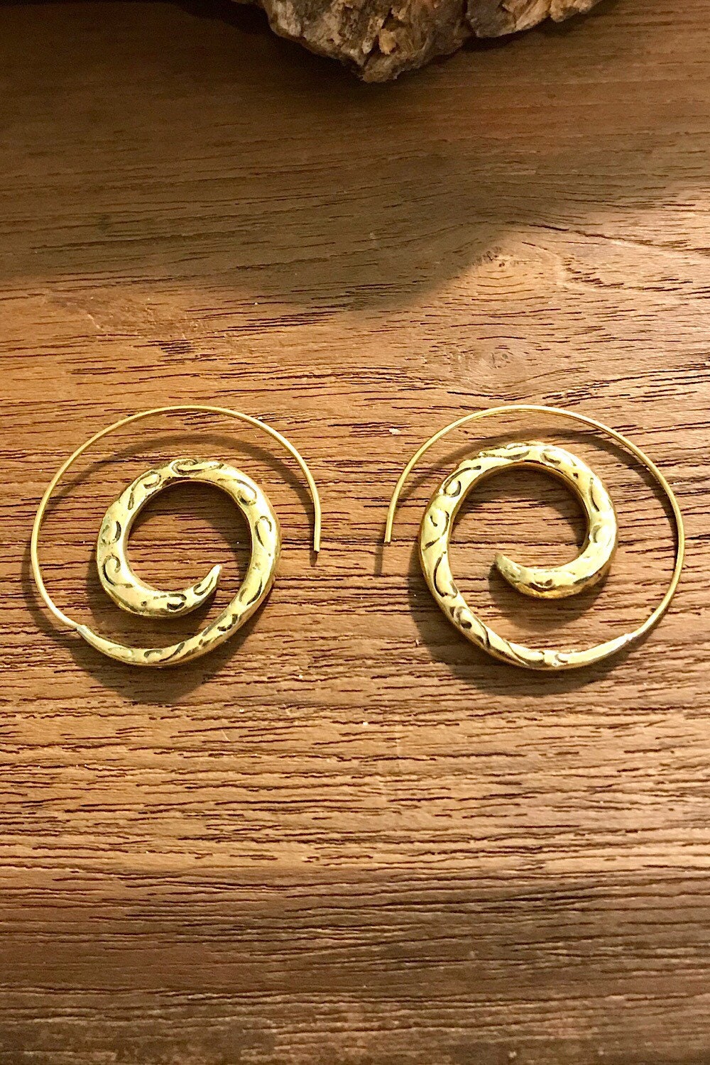 Spiral Brass Earrings/ Bucklace d'oreille Laiton Lotus/ Boho Earrings/ Tribal Jewelry/ Gypsy Hoop Earrings/ Ethnic Earrings/ Laboho