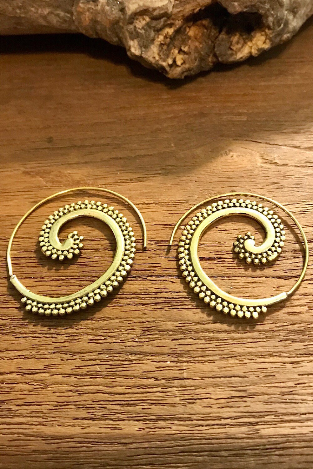 Spiral Brass Earrings/ Bucklace d'oreille Laiton Lotus/ Boho Earrings/ Tribal Jewelry/ Gypsy Hoop Earrings/ Ethnic Earrings/ Laboho