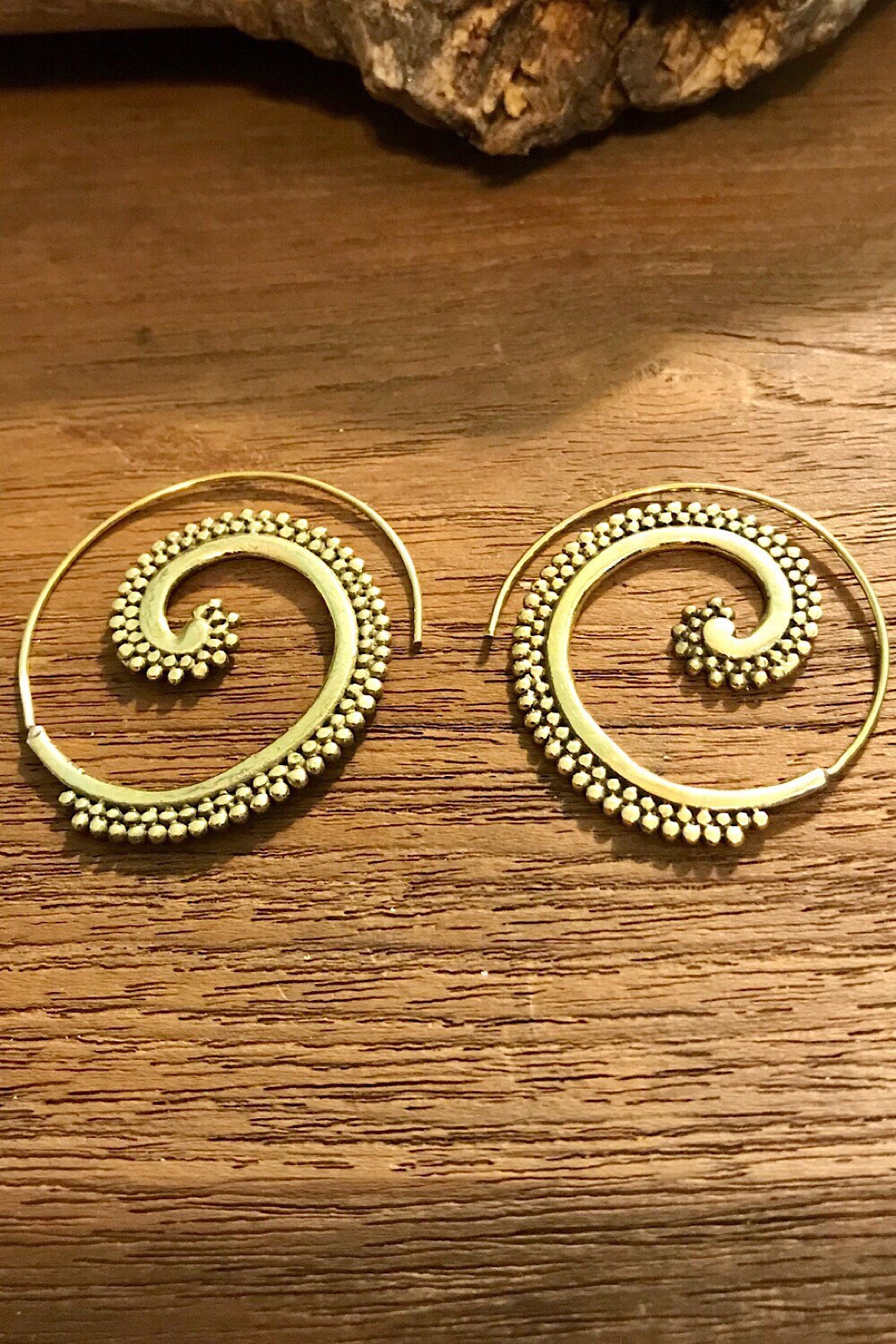 Spiral Brass Earrings/ Bucklace d'oreille Laiton Lotus/ Boho Earrings/ Tribal Jewelry/ Gypsy Hoop Earrings/ Ethnic Earrings/ Laboho